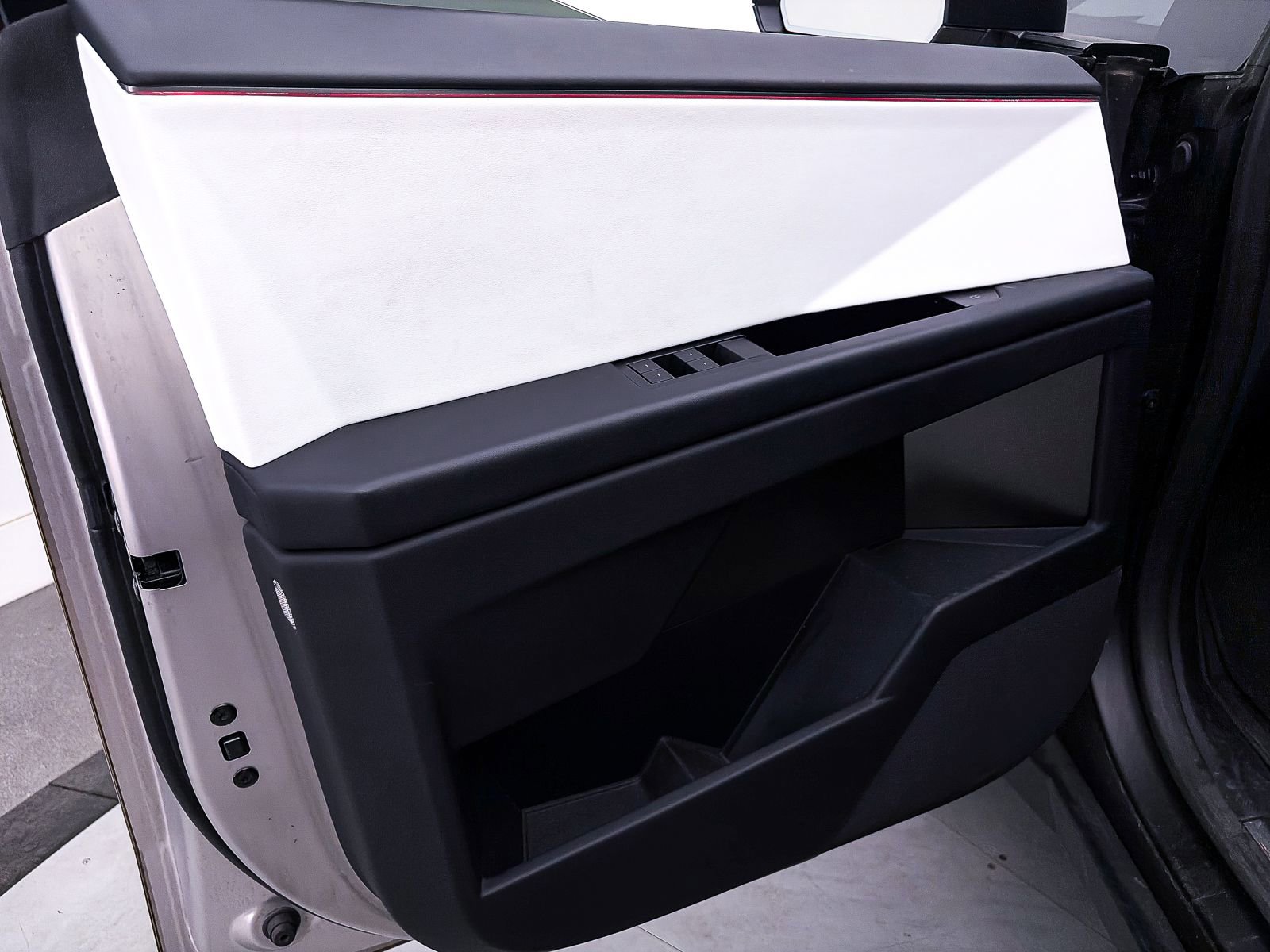 2024 Tesla Cybertruck AWD Crew Cab