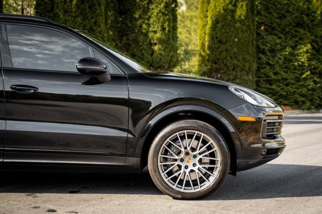 2023 Porsche Cayenne Platinum Edition