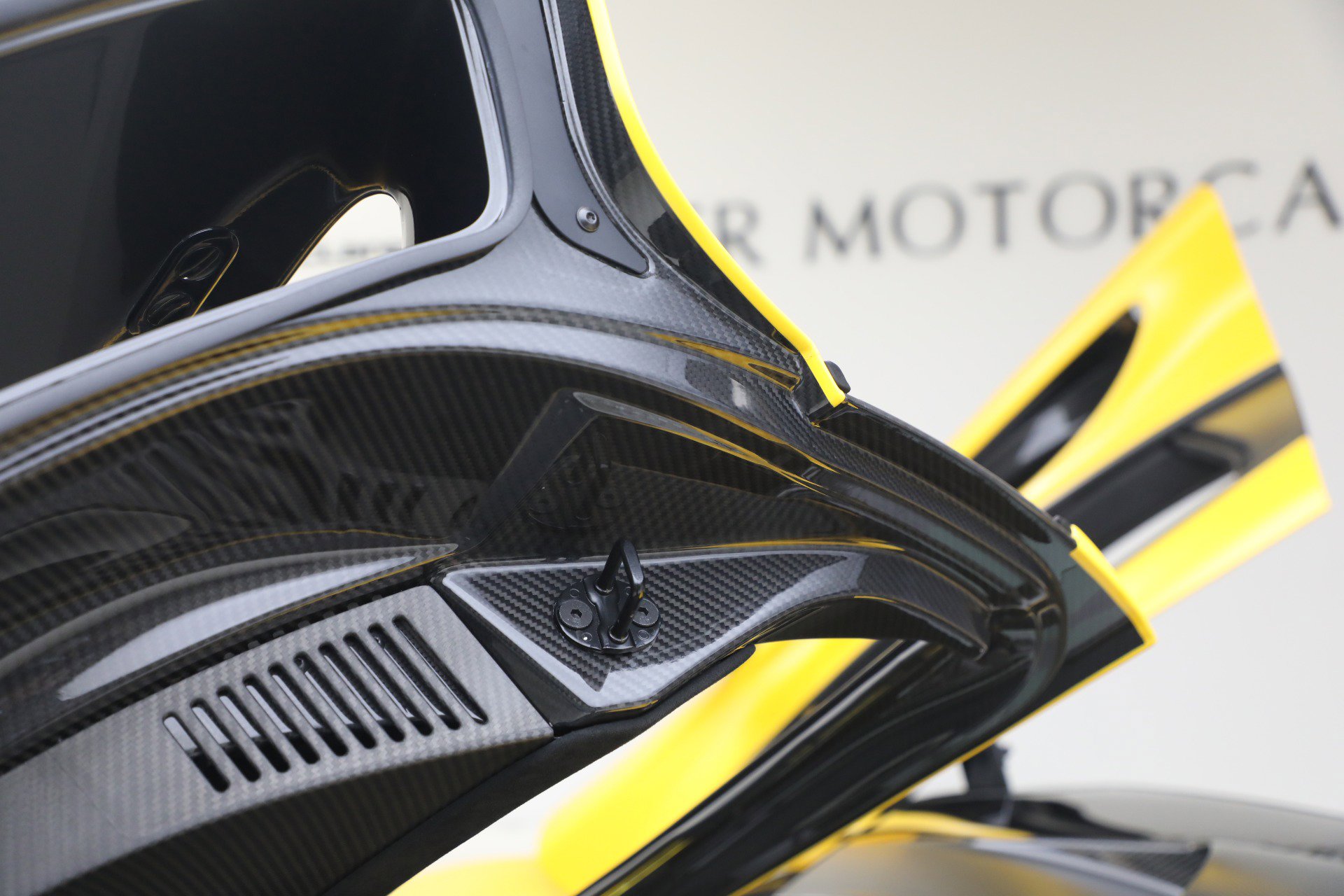 Used 2015 McLaren P1 photo 32