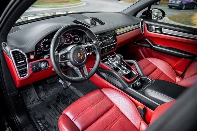 2023 Porsche Cayenne Platinum Edition