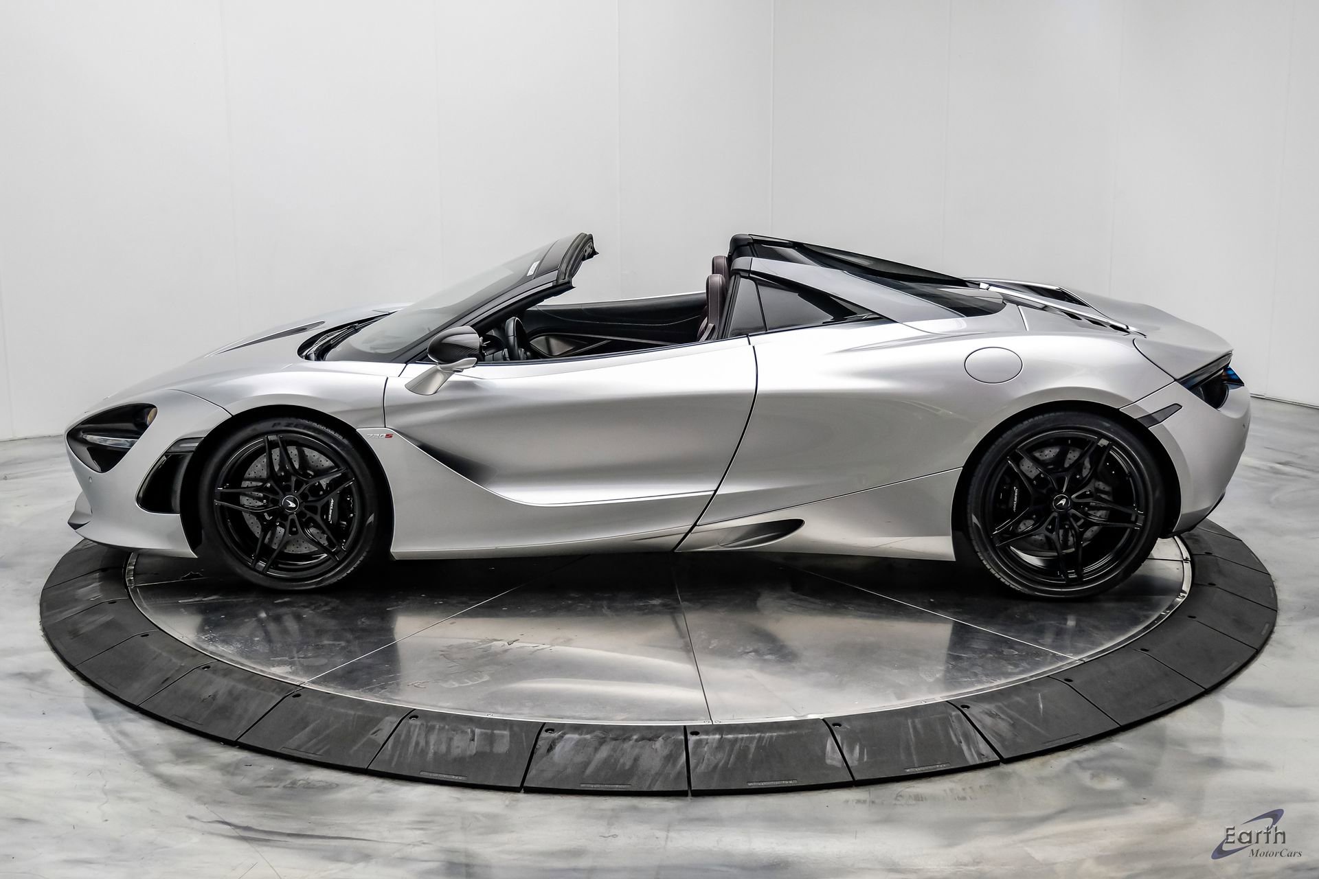 Used 2020 McLaren 720S Luxury photo 9