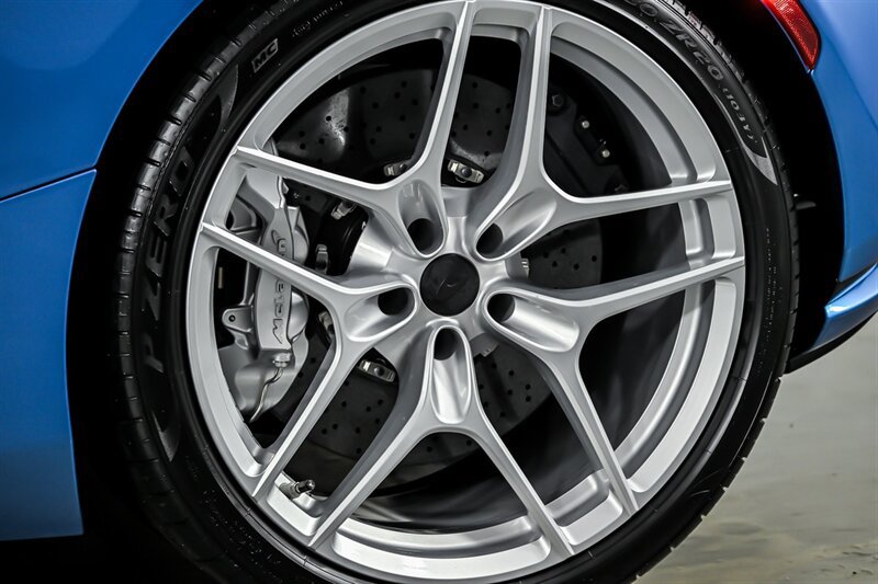 Used 2025 McLaren 750S Spider photo 8