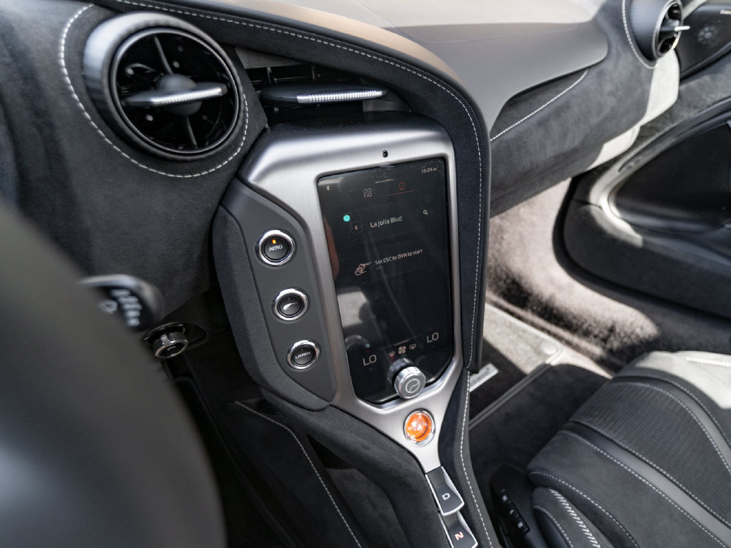 New 2027 McLaren 750S photo 18