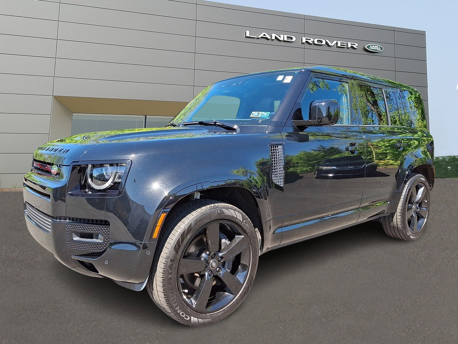 Used 2025 Land Rover Defender 110 X-Dynamic SE