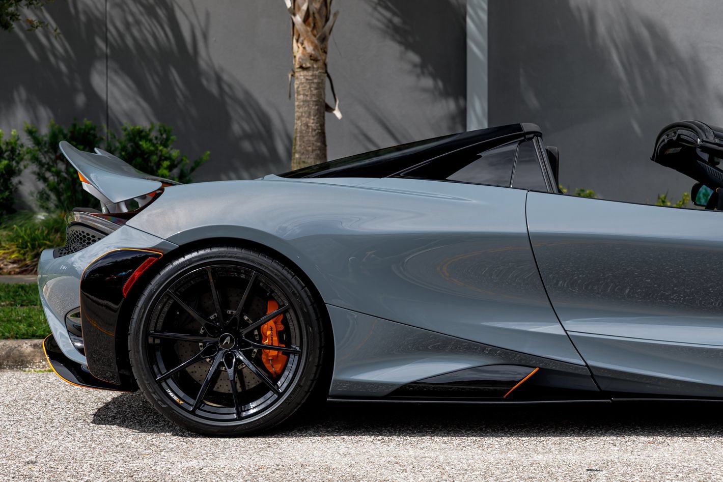 Used 2022 McLaren 765LT photo 17