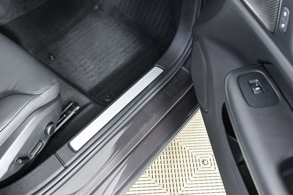 2025 Volvo S60 B5 Plus