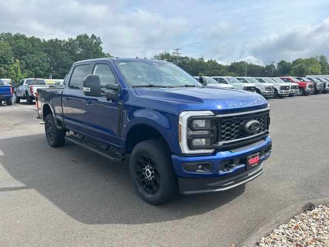 New 2026 Ford F250 Lariat w/ Black Appearance Package