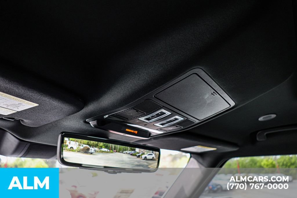 2022 Land Rover Defender 110 X-Dynamic SE