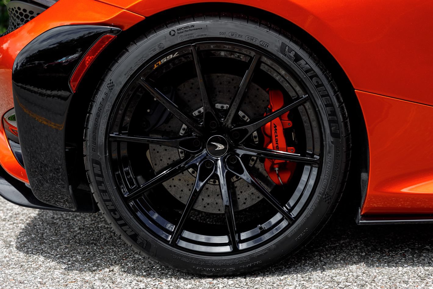 Used 2021 McLaren 765LT photo 15