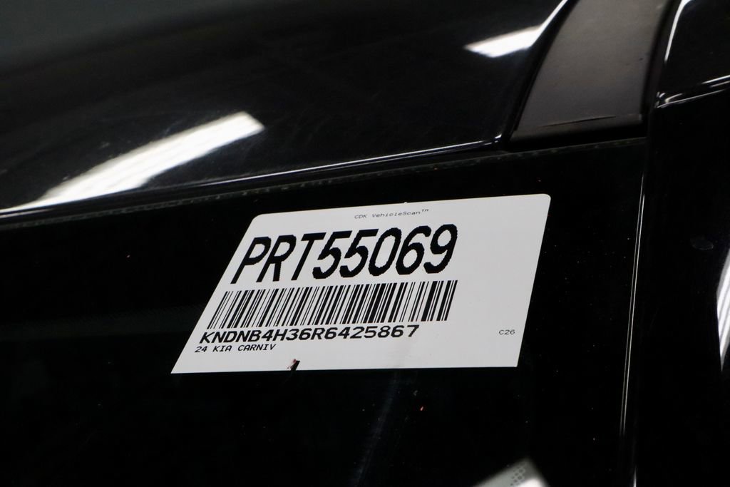 2024 Kia Carnival LX