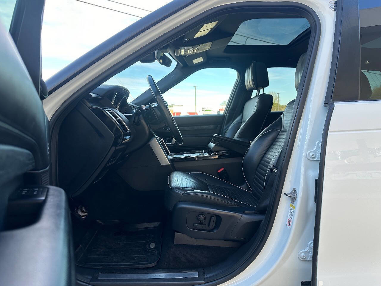 2017 Land Rover Discovery HSE Luxury