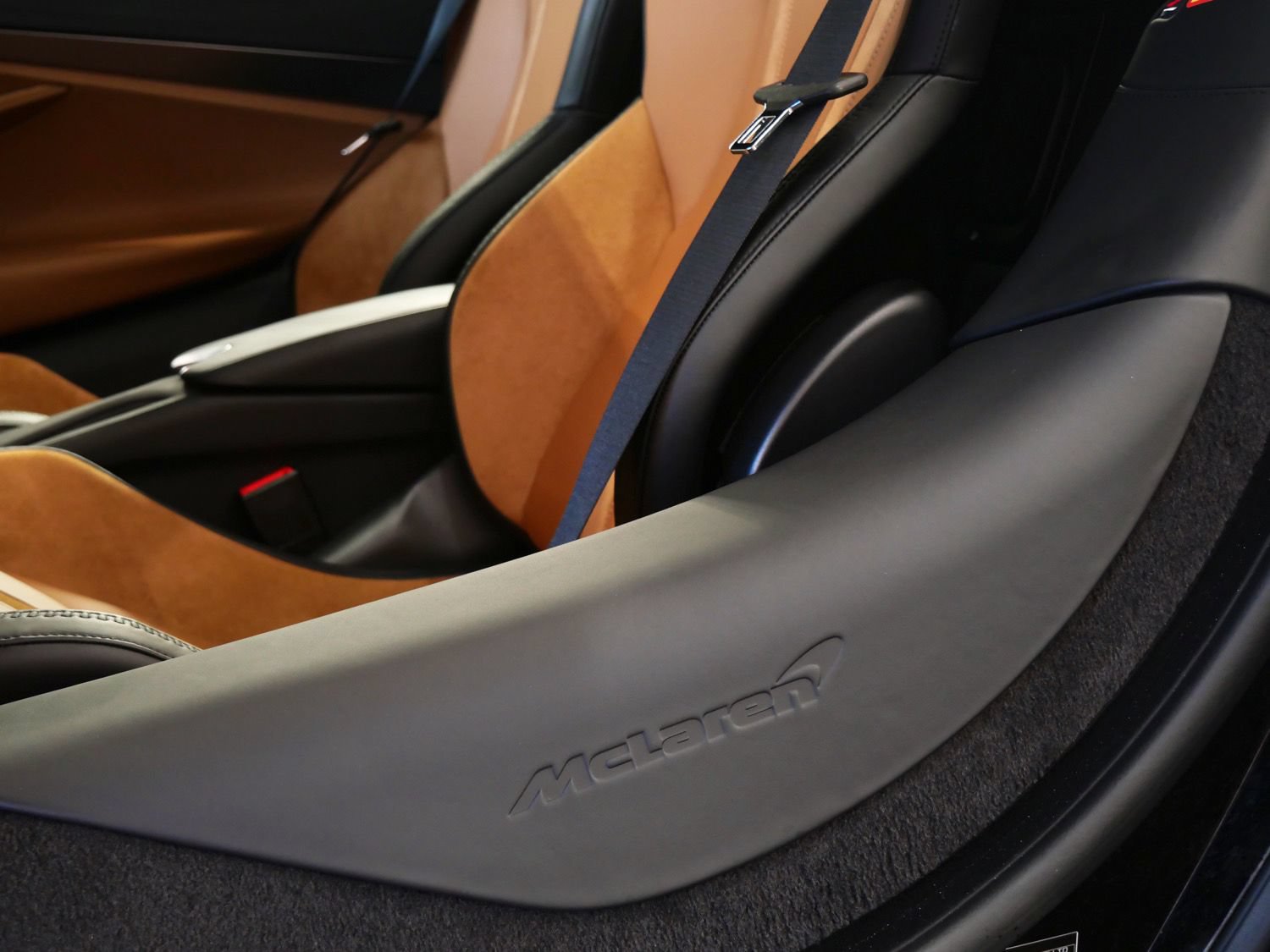 New 2027 McLaren 750S photo 14
