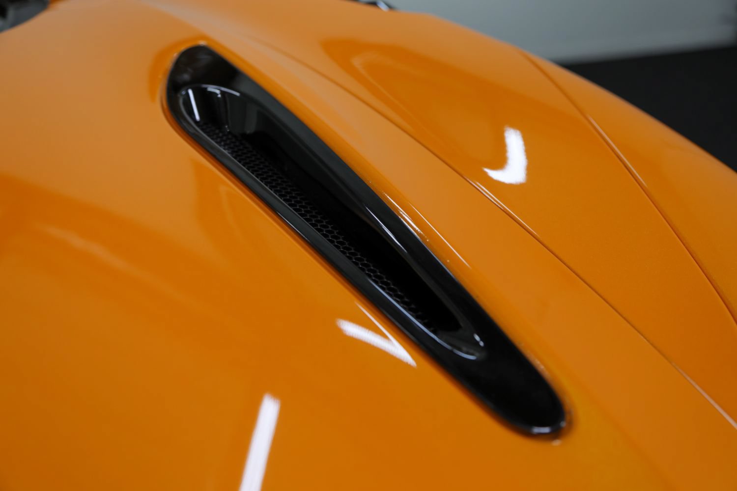 Used 2021 McLaren 765LT photo 16