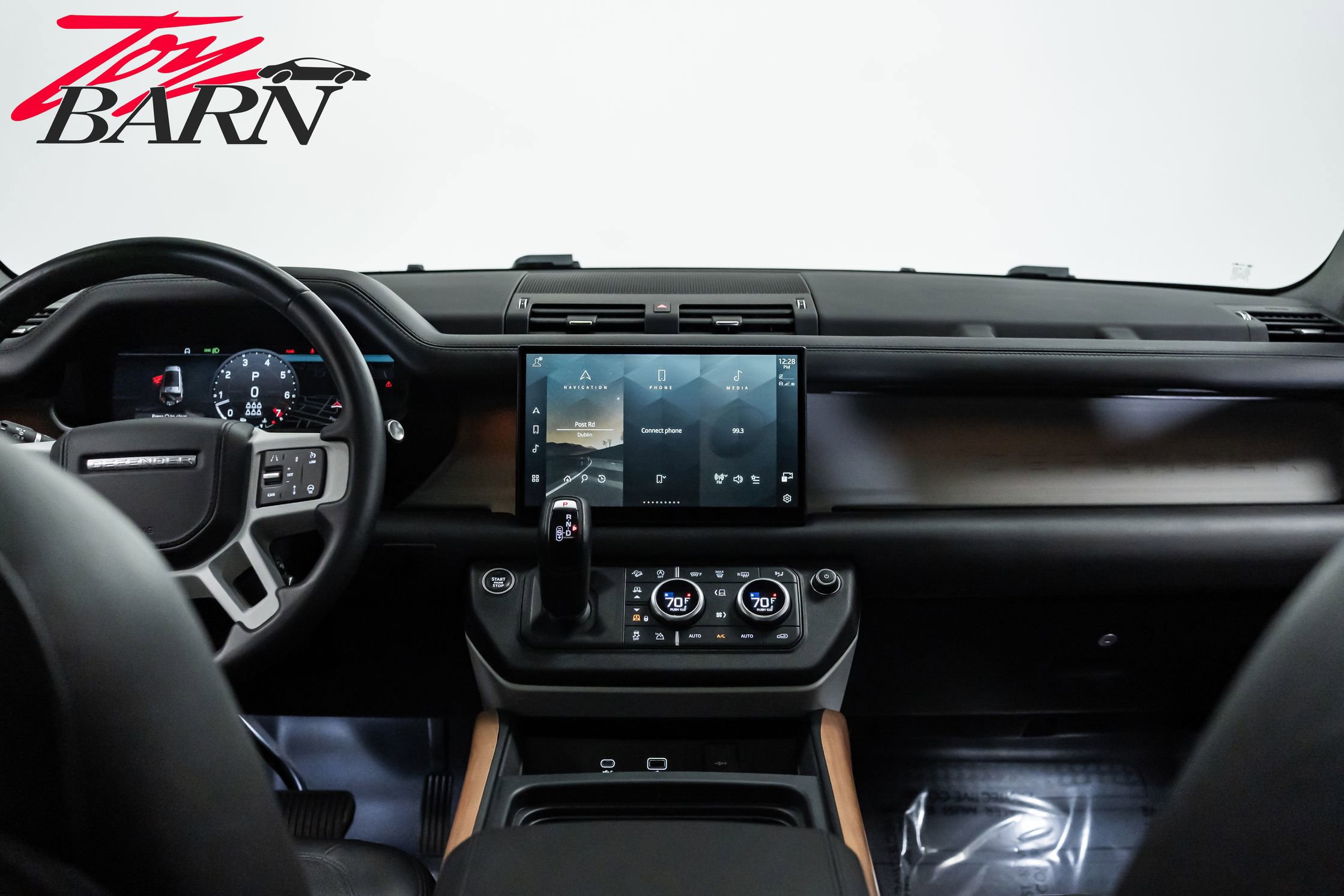 2023 Land Rover Defender 130 SE