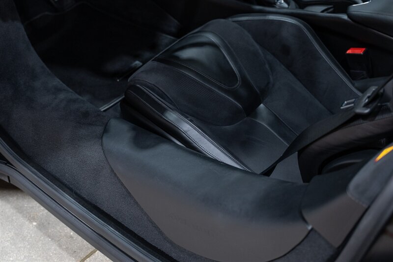 Used 2018 McLaren 720S Performance photo 23