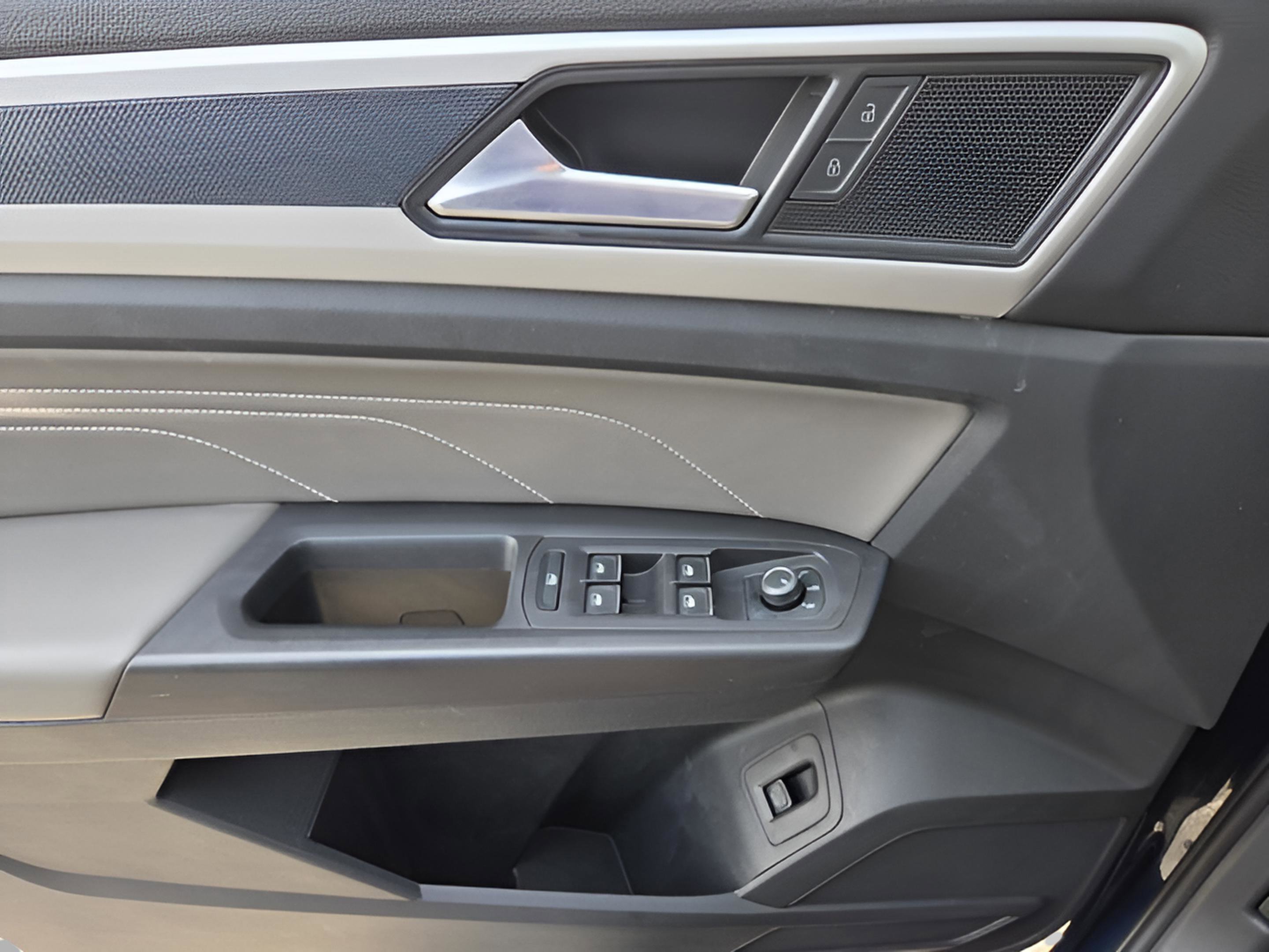 2023 Volkswagen Atlas Cross Sport SEL R-Line