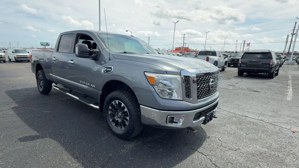 2017 Nissan Titan SV
