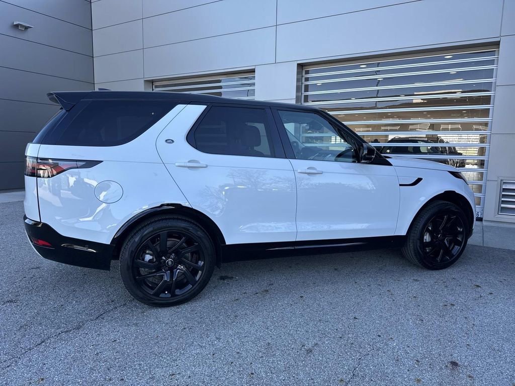2025 Land Rover Discovery Dynamic SE