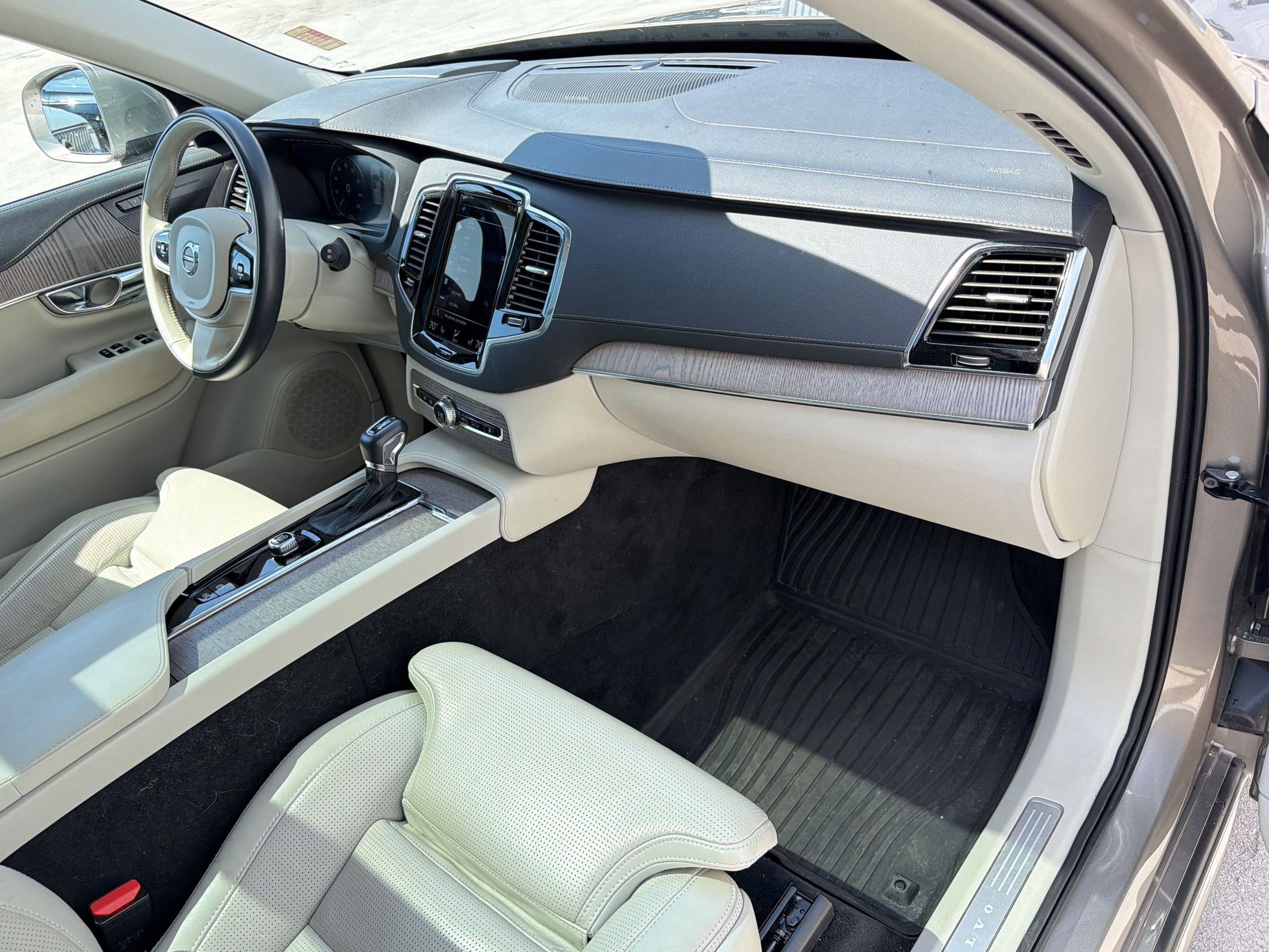 2022 Volvo Xc90 T6 Inscription