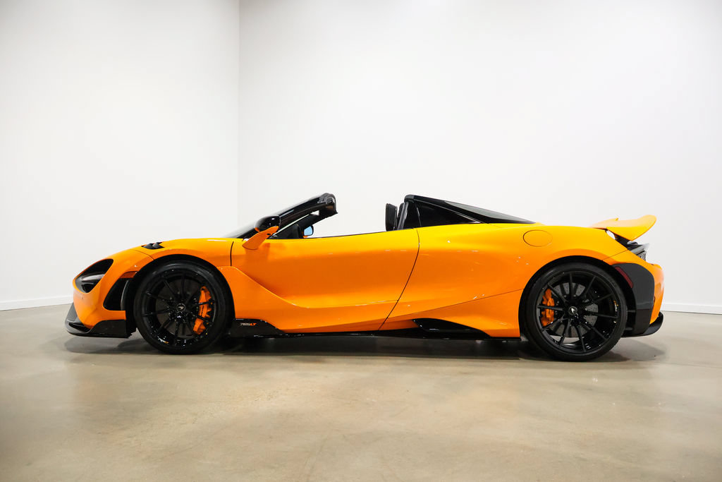 Used 2022 McLaren 765LT photo 18