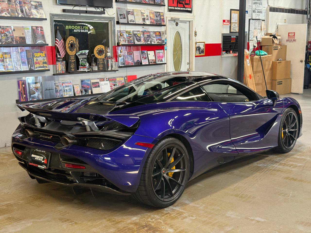 Used 2018 McLaren 720S photo 8