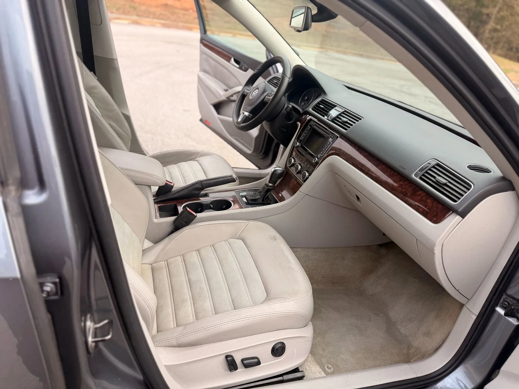 2013 Volkswagen Passat 2.5 SEL Premium