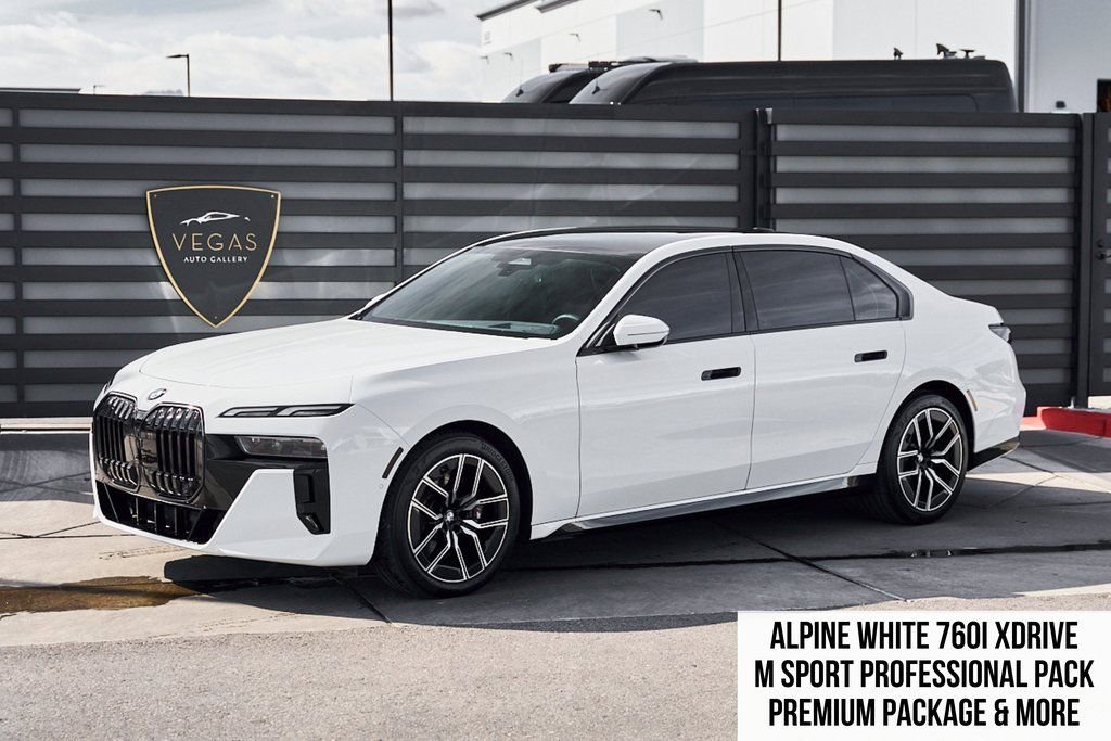 Used 2025 BMW 760i xDrive w/ Premium Package