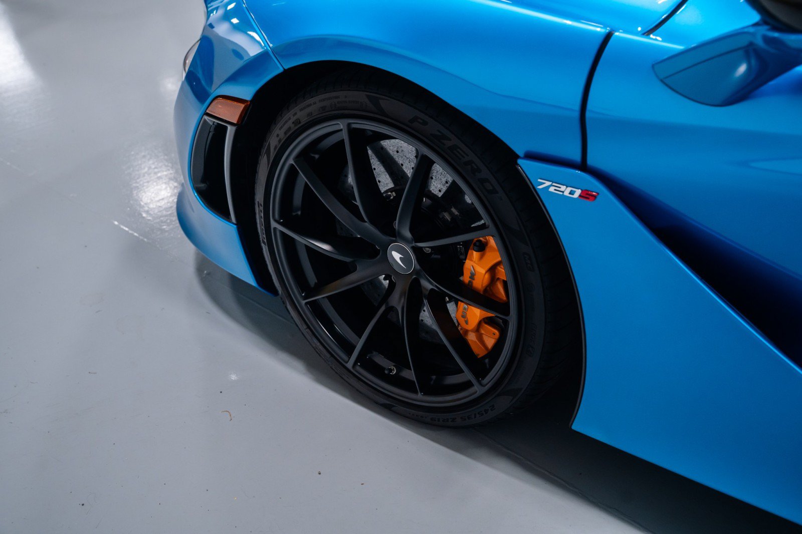 Used 2022 McLaren 720S Performance photo 34