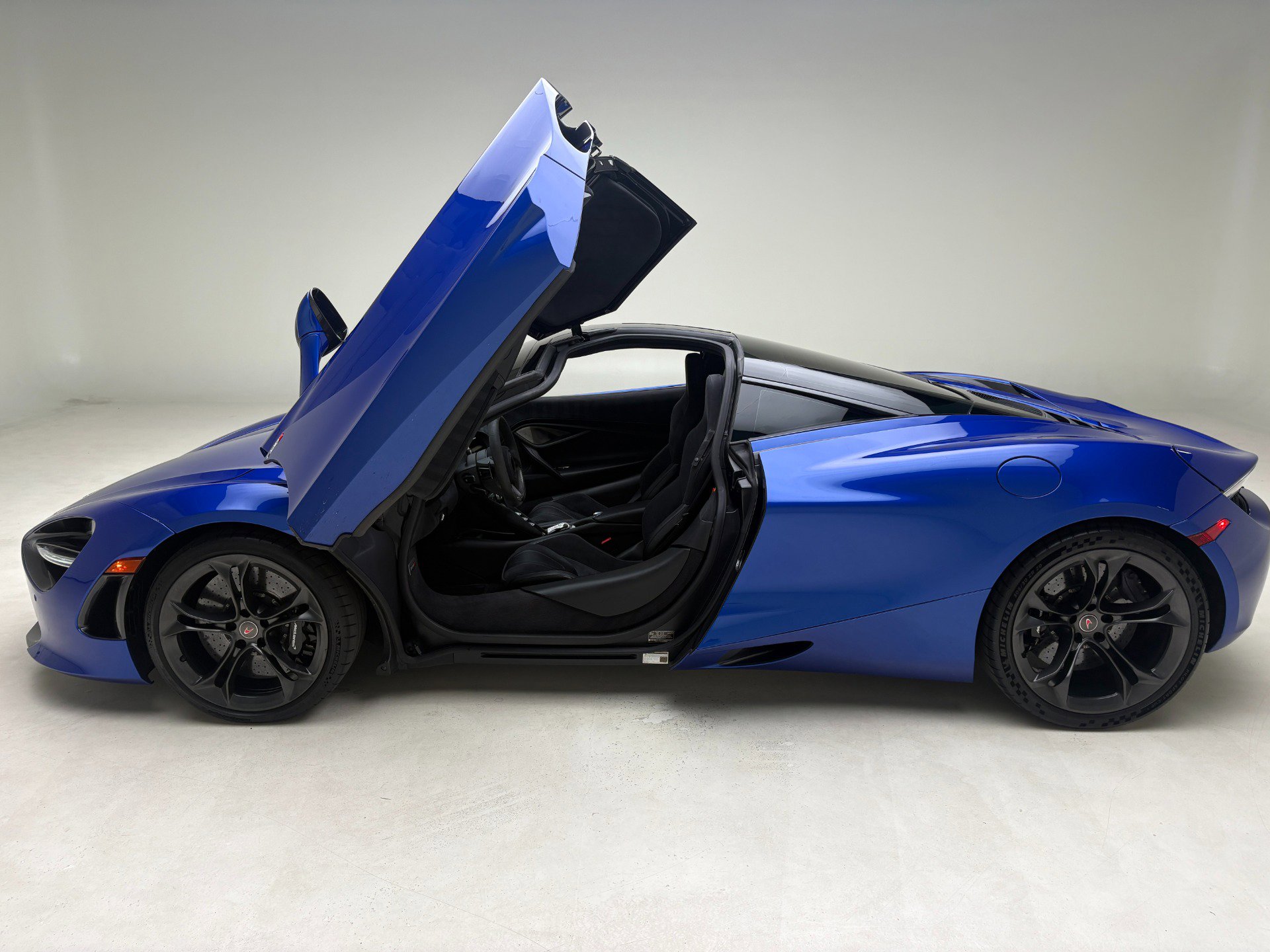 Used 2018 McLaren 720S Performance photo 20
