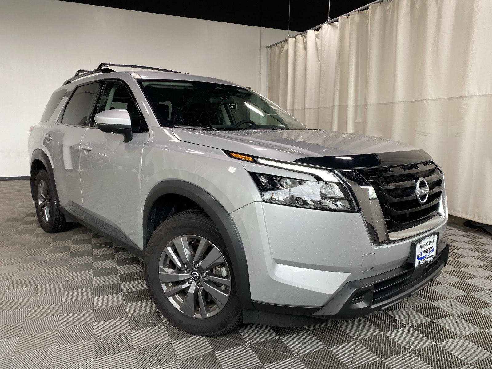 Used 2024 Nissan Pathfinder SV