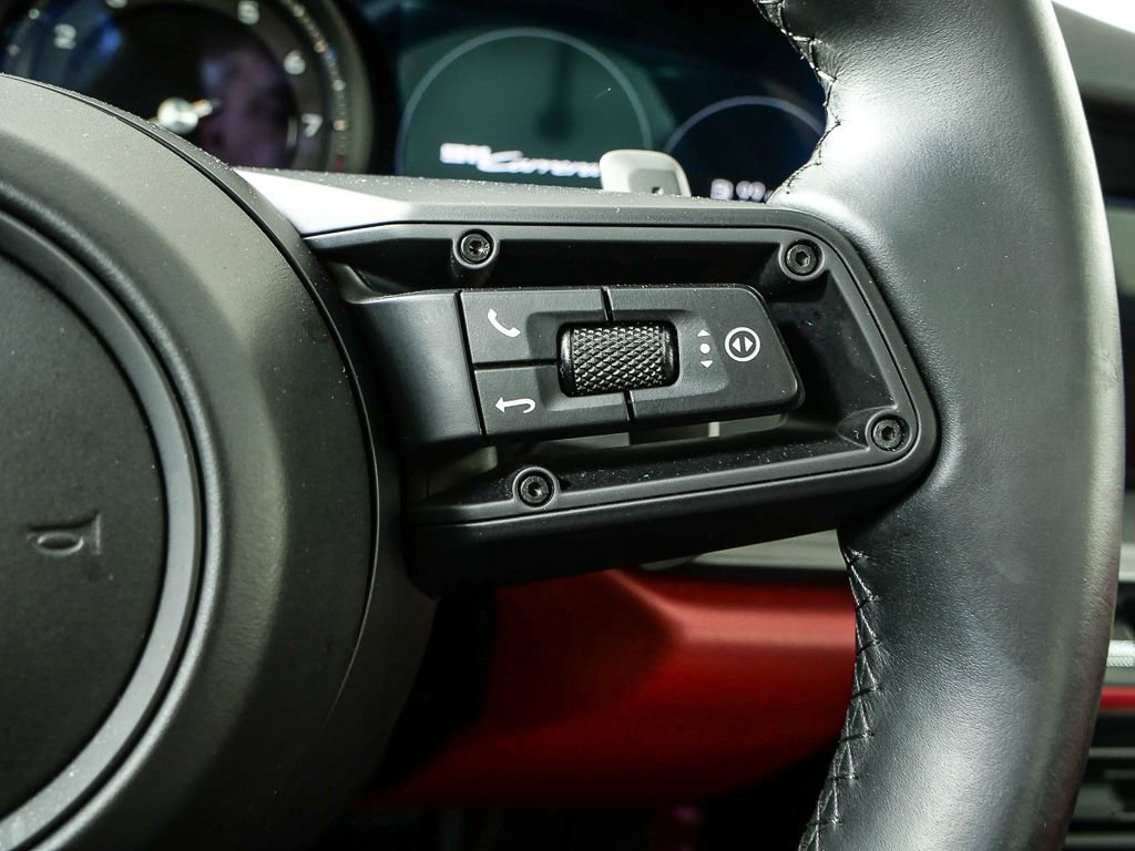 2020 Porsche 911 Carrera