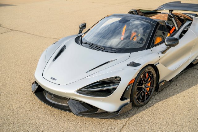 Used 2022 McLaren 765LT photo 36