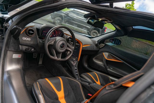 Used 2018 McLaren 720S Performance photo 35