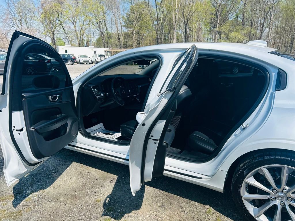 2020 Volvo S60 T5 Momentum