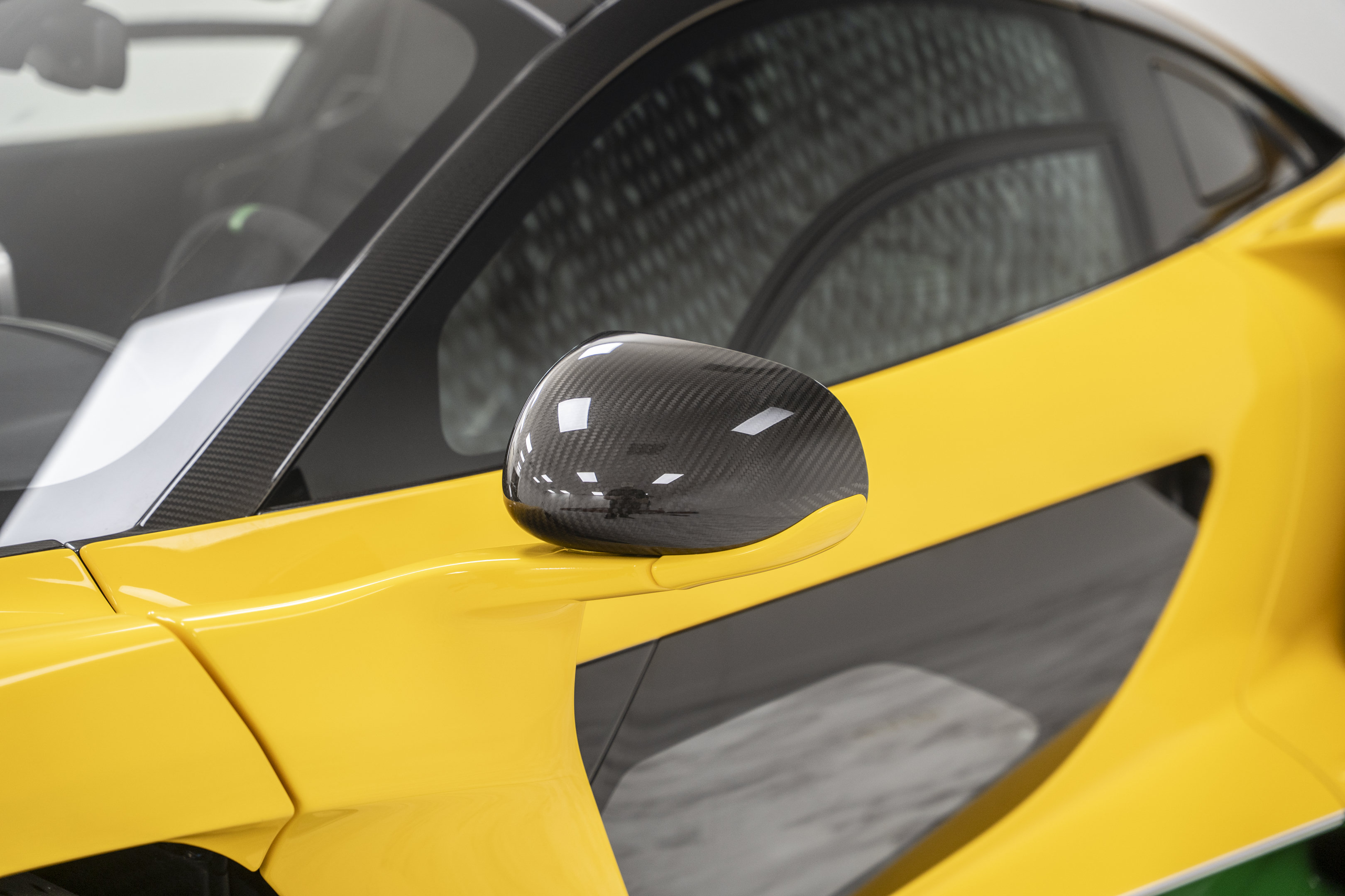 Used 2019 McLaren Senna photo 11
