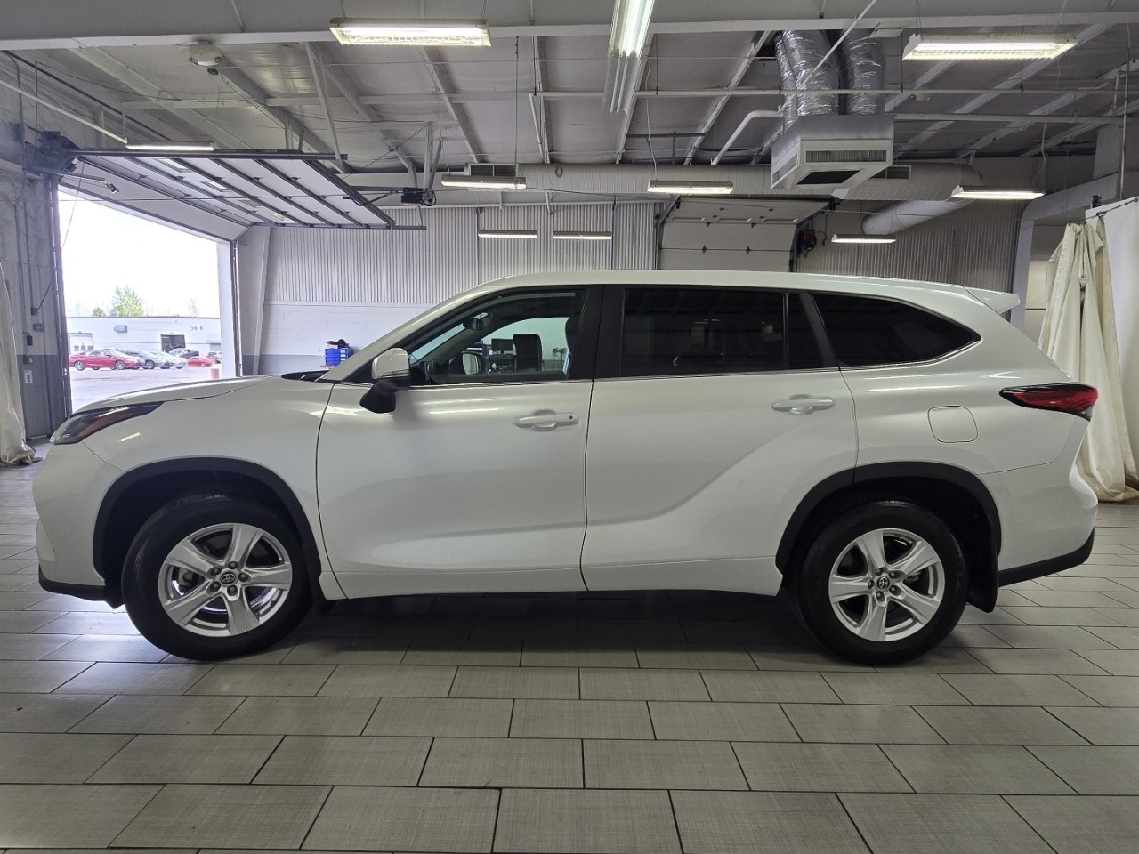 2023 Toyota Highlander L