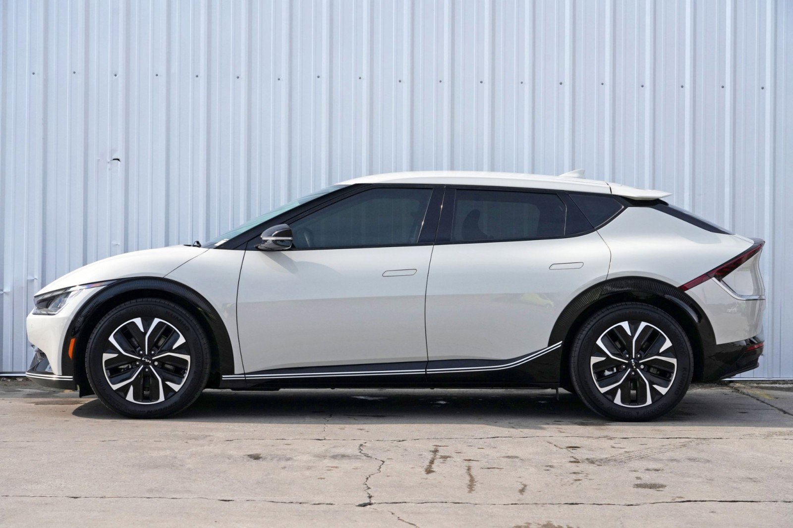 2022 Kia EV6 Wind