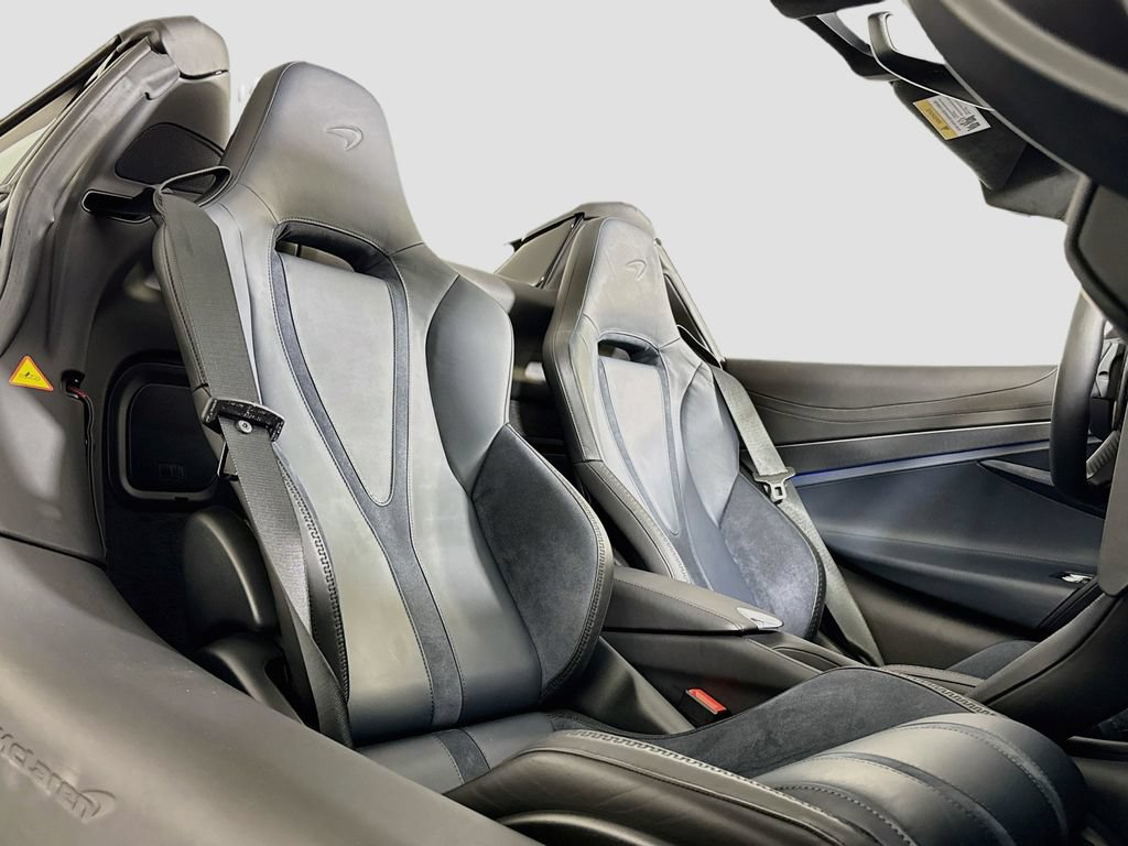Used 2025 McLaren 750S Spider photo 17