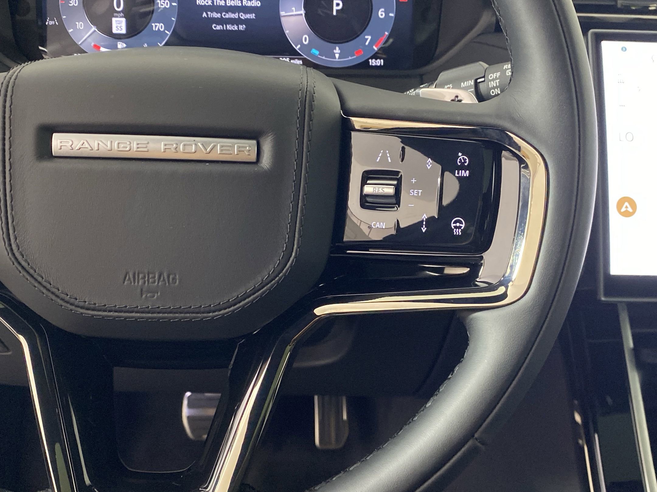 2026 Land Rover Range Rover Velar Dynamic SE