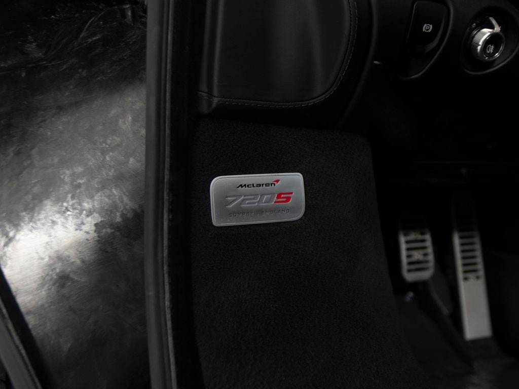 Used 2018 McLaren 720S photo 14