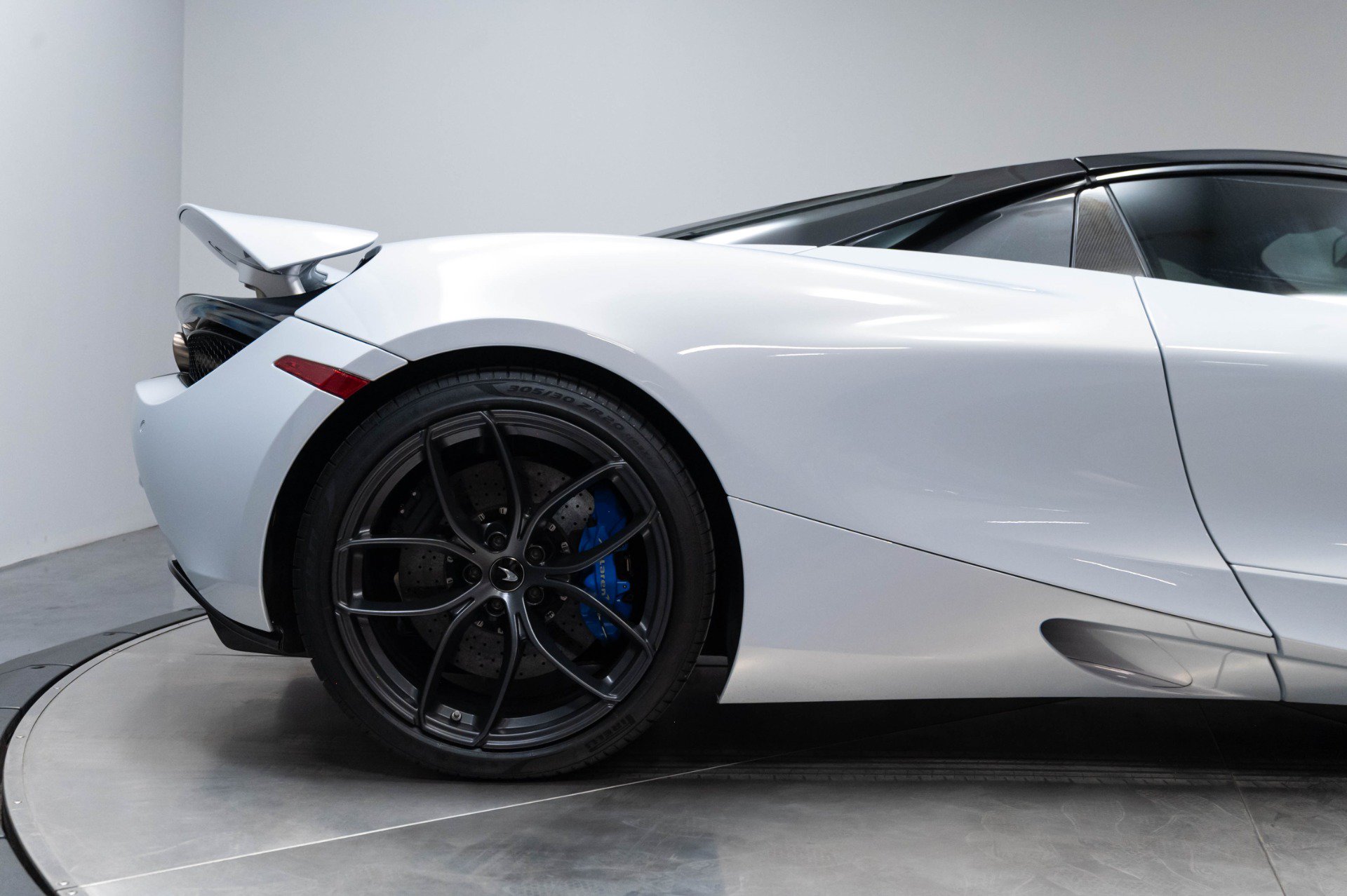 Used 2020 McLaren 720S Luxury photo 25