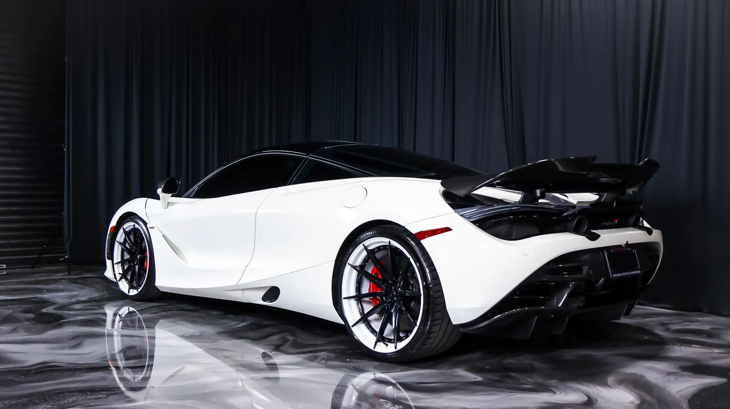 Used 2018 McLaren 720S Performance photo 15