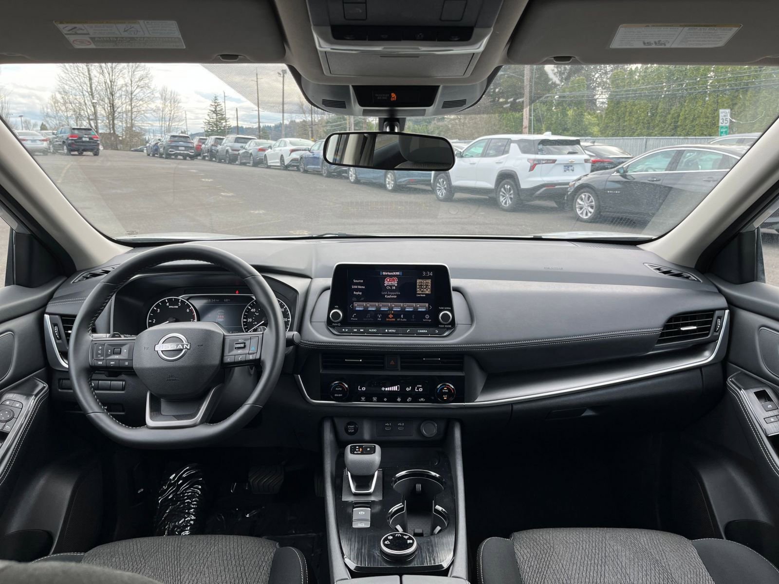 2025 Nissan Rogue SV