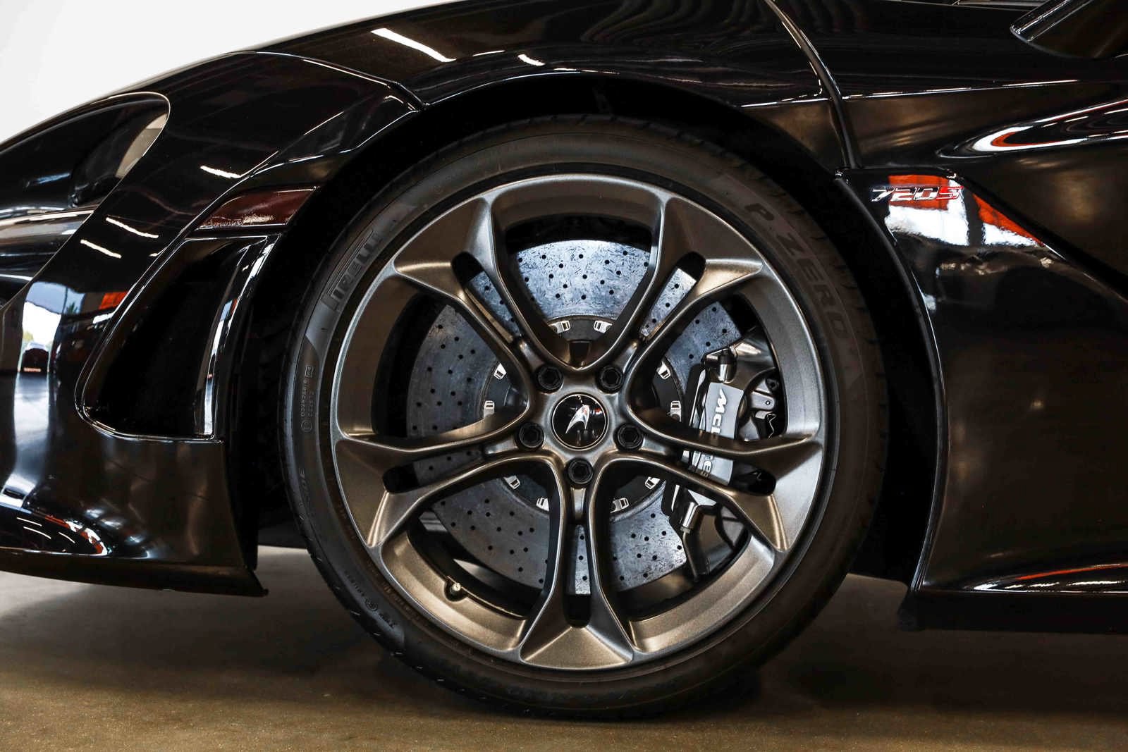 Used 2019 McLaren 720S photo 21