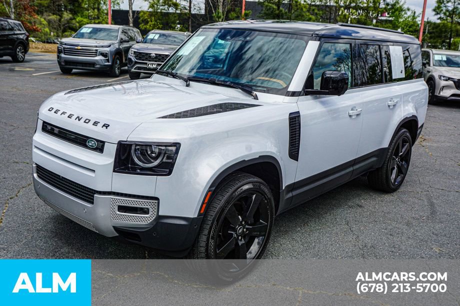 2023 Land Rover Defender 130 SE