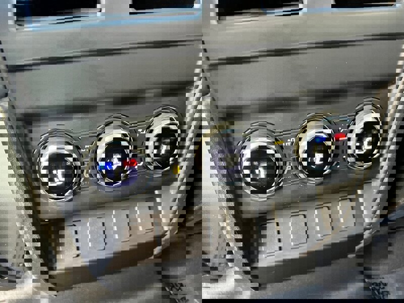 2023 Land Rover Defender 130 X-Dynamic SE