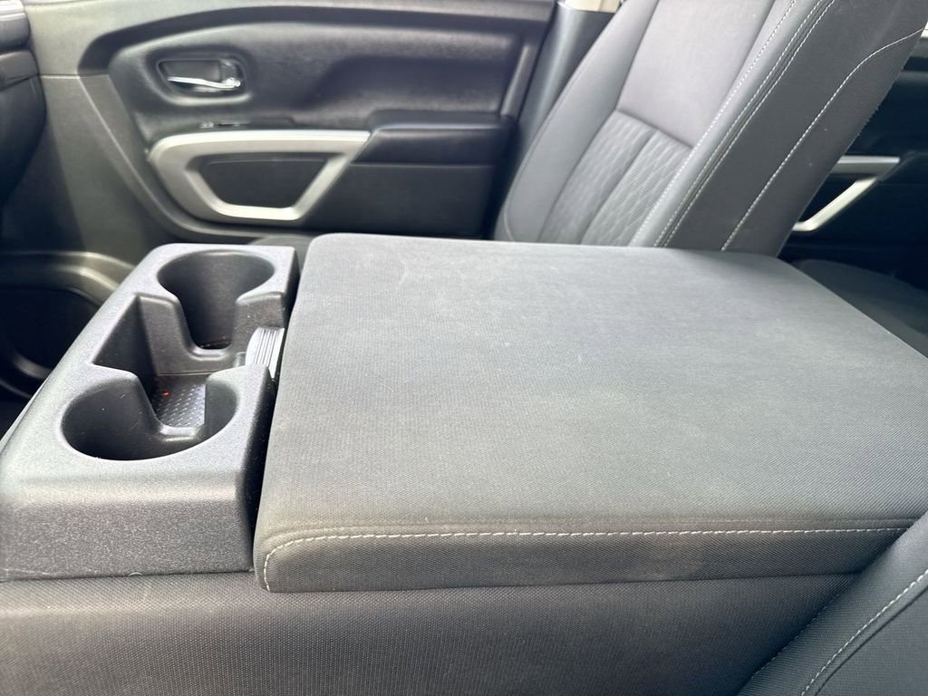 2017 Nissan Titan SV