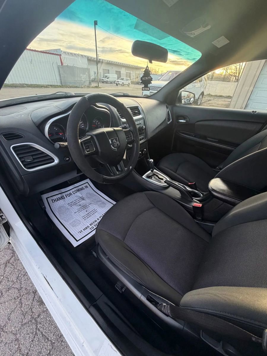 2012 Dodge Avenger SE