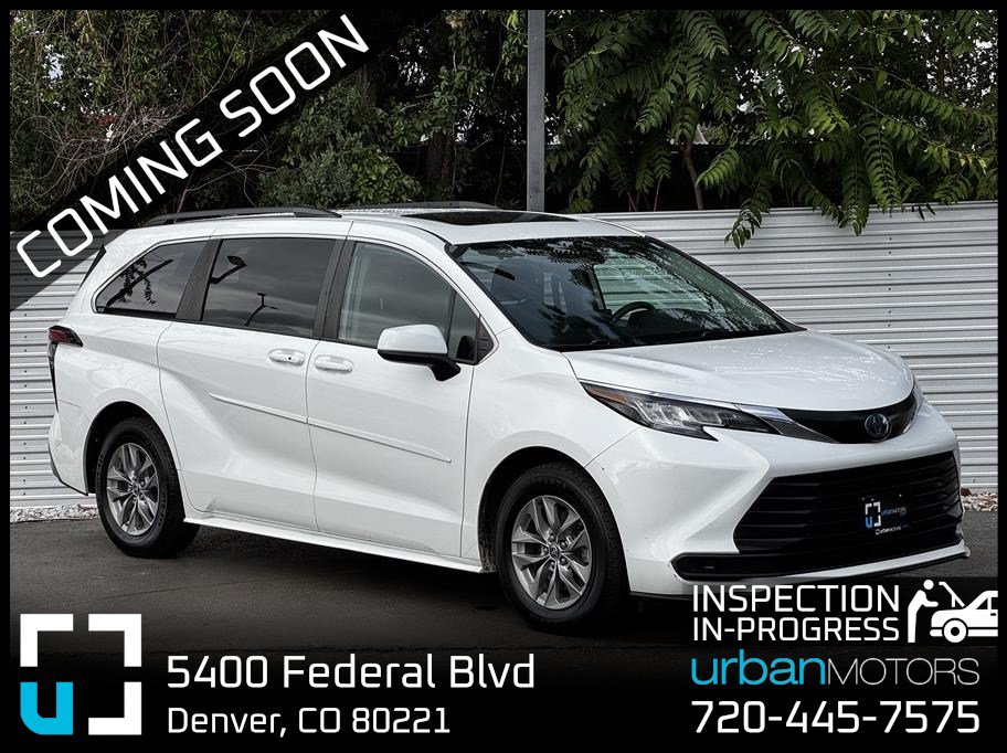 Used 2022 Toyota Sienna LE w/ LE Plus Package