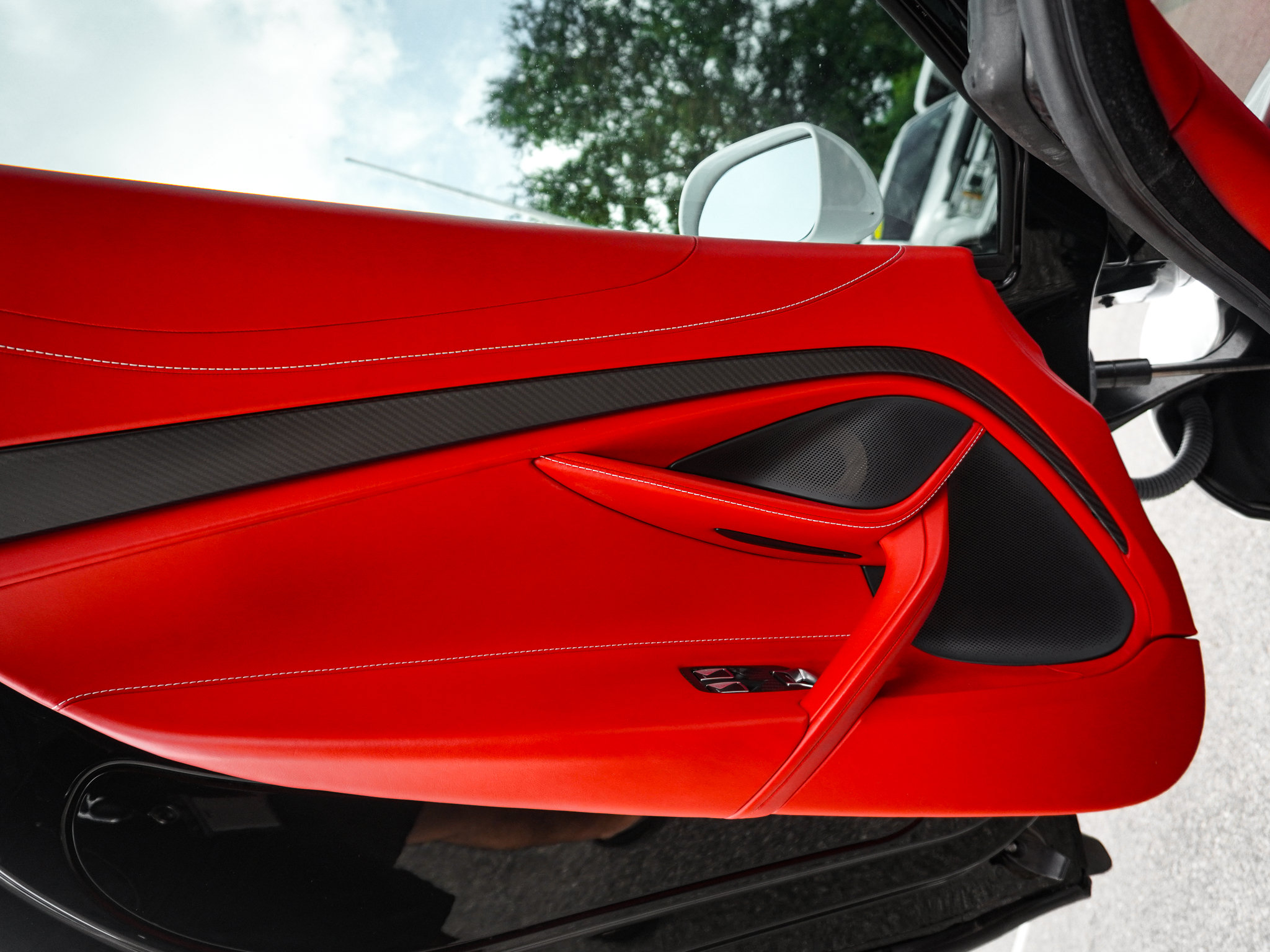 Used 2019 McLaren 720S photo 17